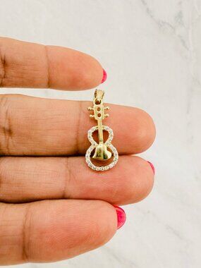 Genuine 10k Gold guitar Pendant with heart - guitarra en oro